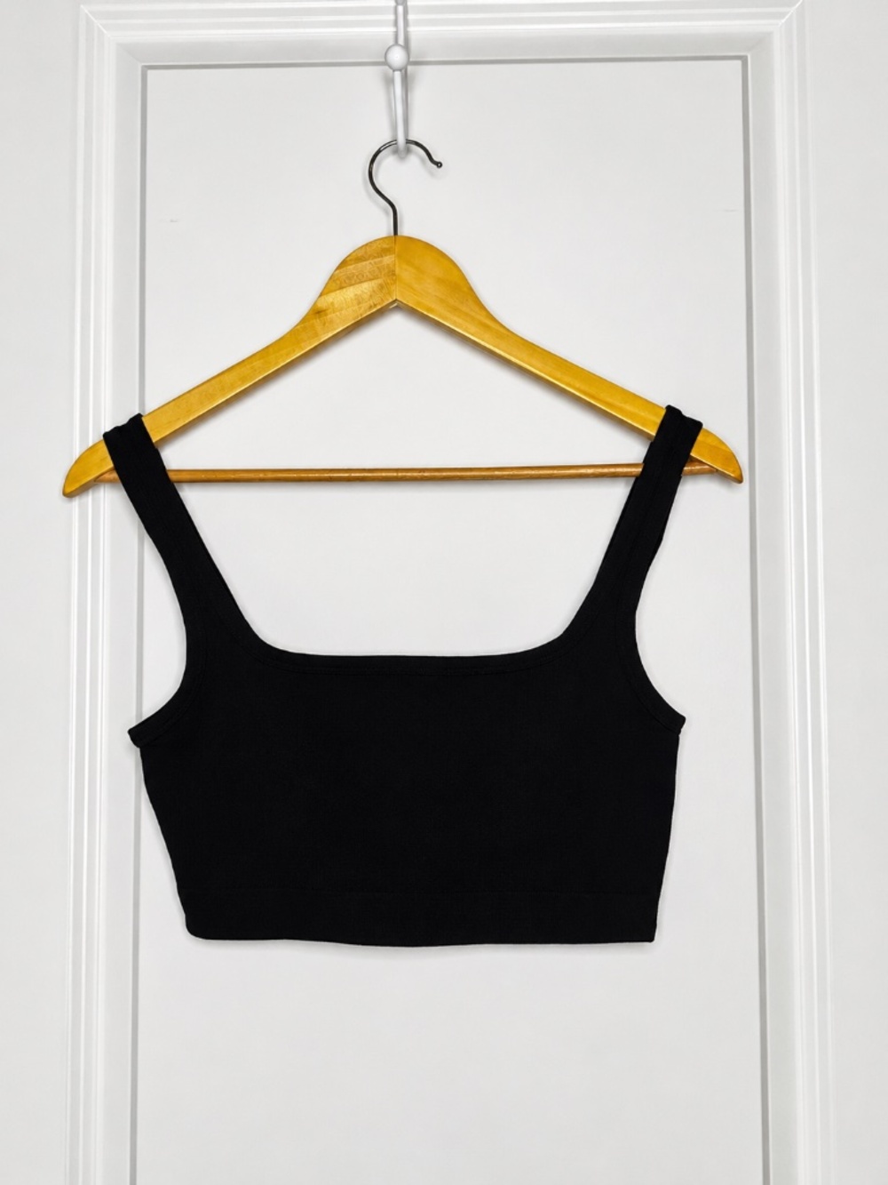 Babaton Black Square Neck Cropped Tank Top – Size M